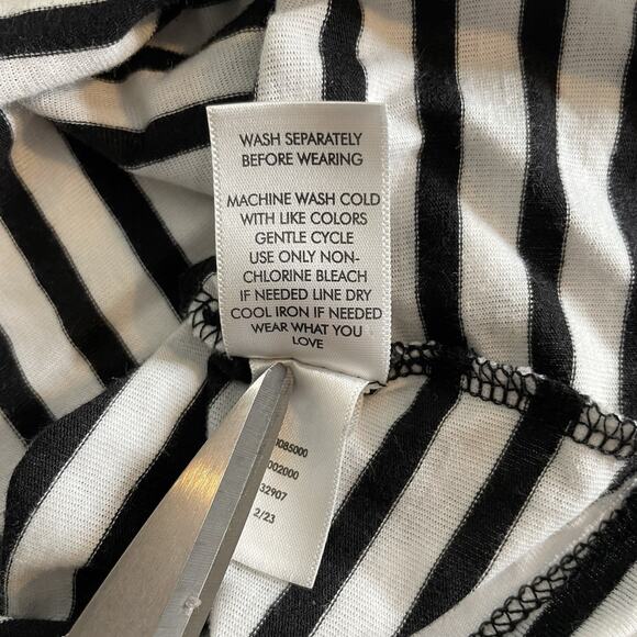 Torrid Women's Black White Striped Classic Fit T Shirt Size 5X Casual‎ Weekends - Picture 7 of 11